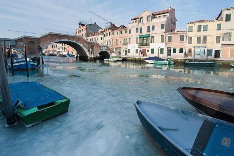 威尼斯冰上（威尼斯冬天结冰么）