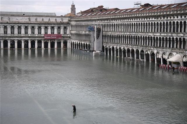 威尼斯喝水（威尼斯的水能淹死人吗）